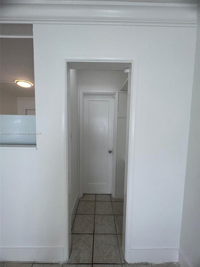 Building Photo - 6150 Cleveland St