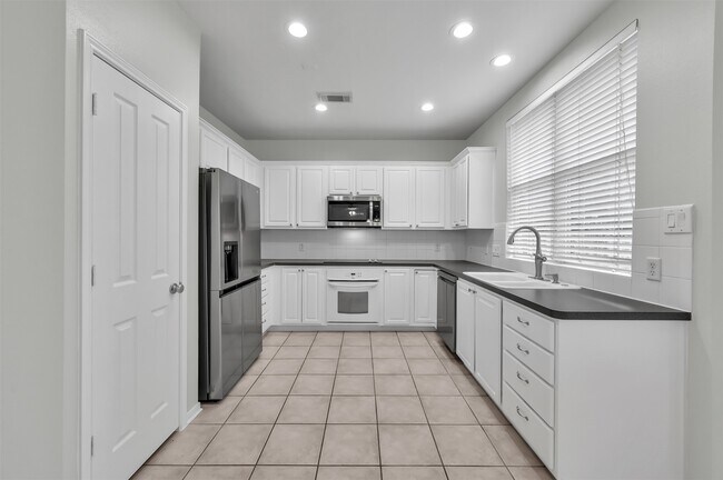 Building Photo - 86 N Apple Springs Cir