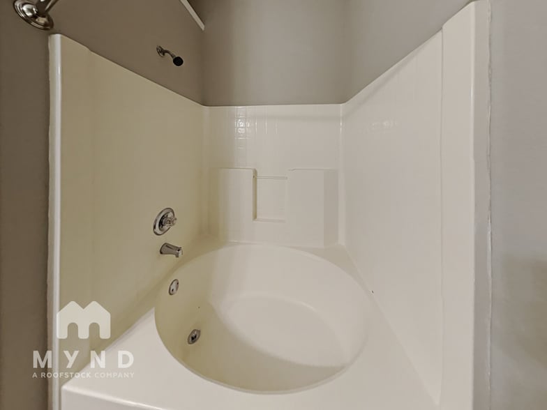 Building Photo - 3940 Cypress Pointe Dr