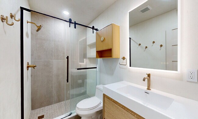 Building Photo - For Rent – Newly Renovated Modern Beach Du...