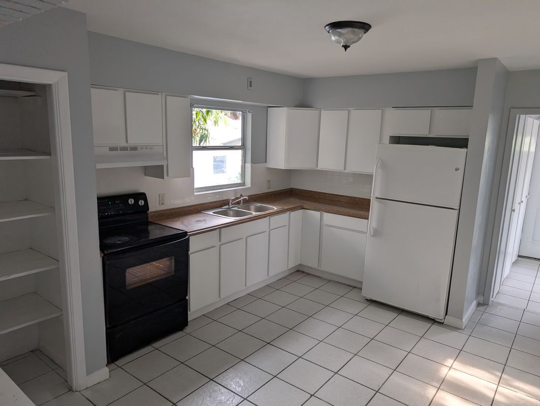 Building Photo - 1316 Holmes Ave