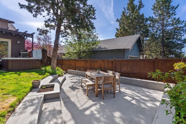 Building Photo - **Spacious 4-Bedroom Craftsman Home on Awb...