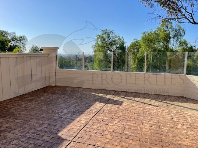 Building Photo - 2241 Lago Ventana