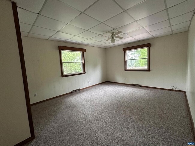 Building Photo - 1127 Round Hill Dr