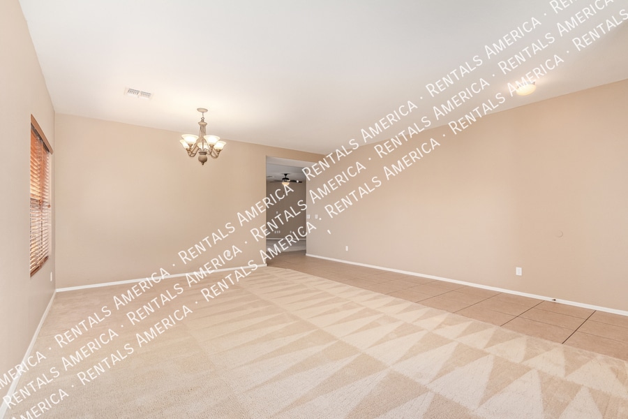 Building Photo - 664 W Silver Reef Ct