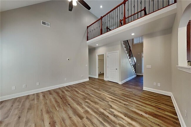 Building Photo - 412 Oscar Way