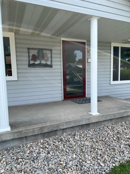 Building Photo - 308 40th St