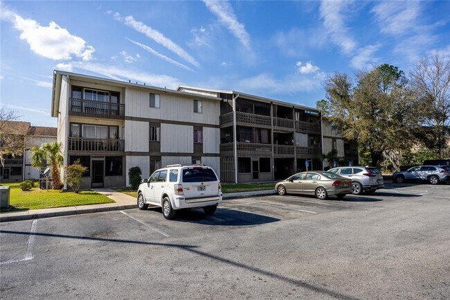 Building Photo - 6519 W Newberry Rd