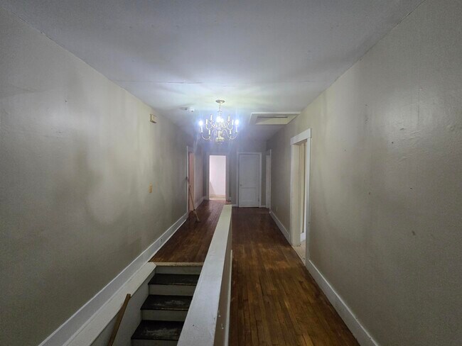 Building Photo - 9 Academy Ln