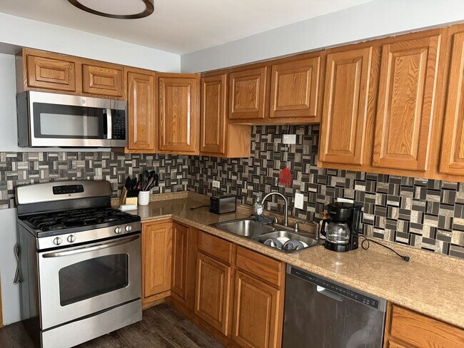 Building Photo - 18019 Ravisloe Terrace