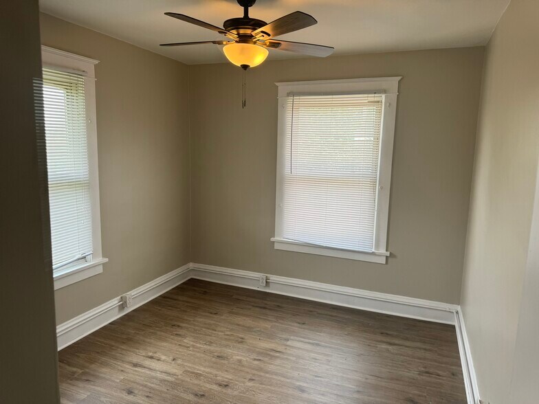 Building Photo - 711 16th St