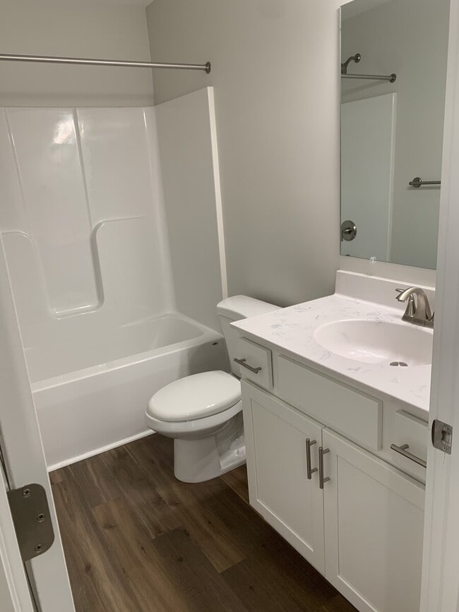 Building Photo - The Hills Townhomes 301-310