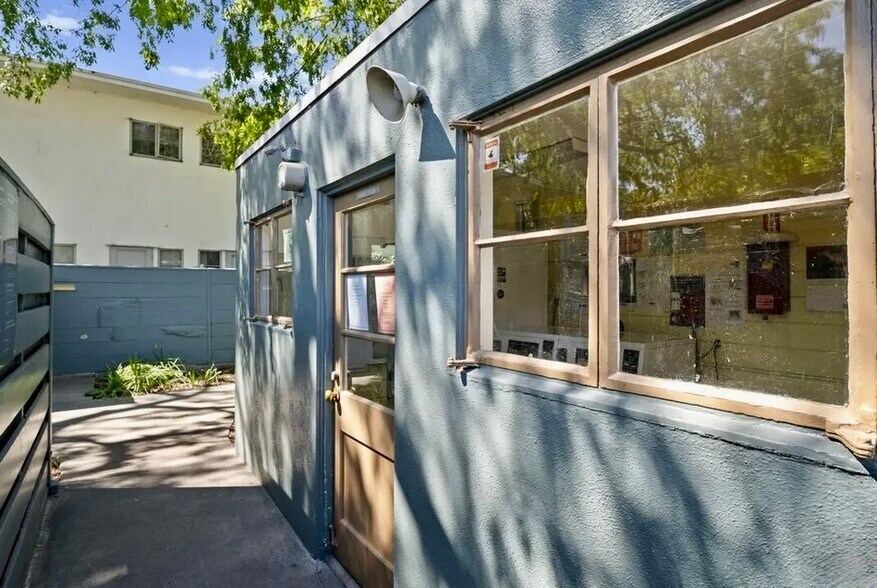 Building Photo - 5587 Village Grn
