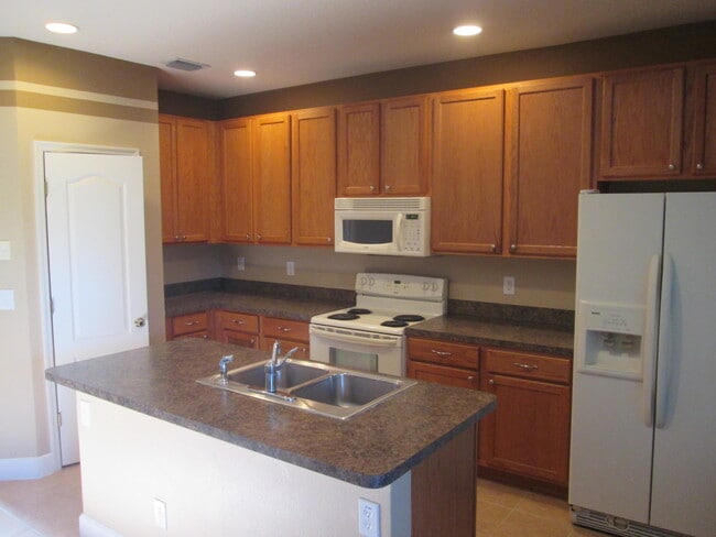 Building Photo - 766 Ventura Dr