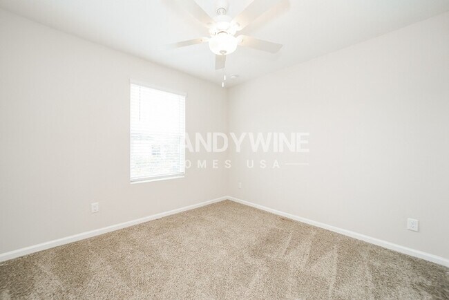 Building Photo - 487 Terabithia Wy