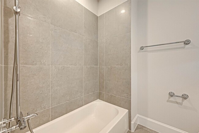 Building Photo - 2234 Lou Ellen Ln