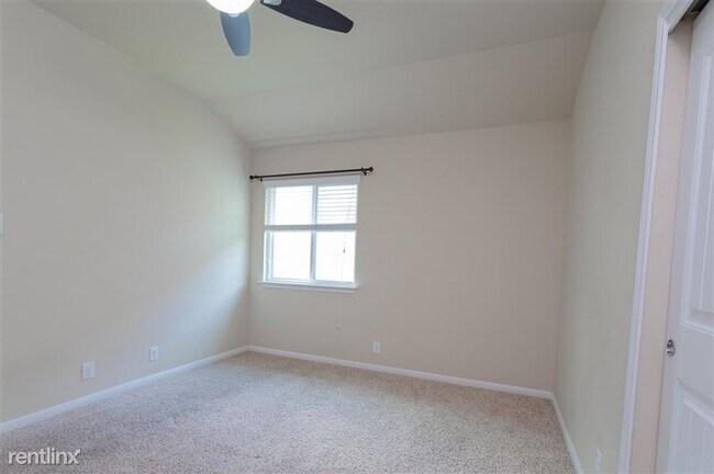 Building Photo - 11604 Yeadon Way