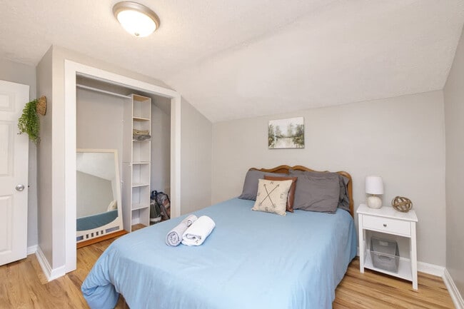 Building Photo - 367 S Rocky River Dr