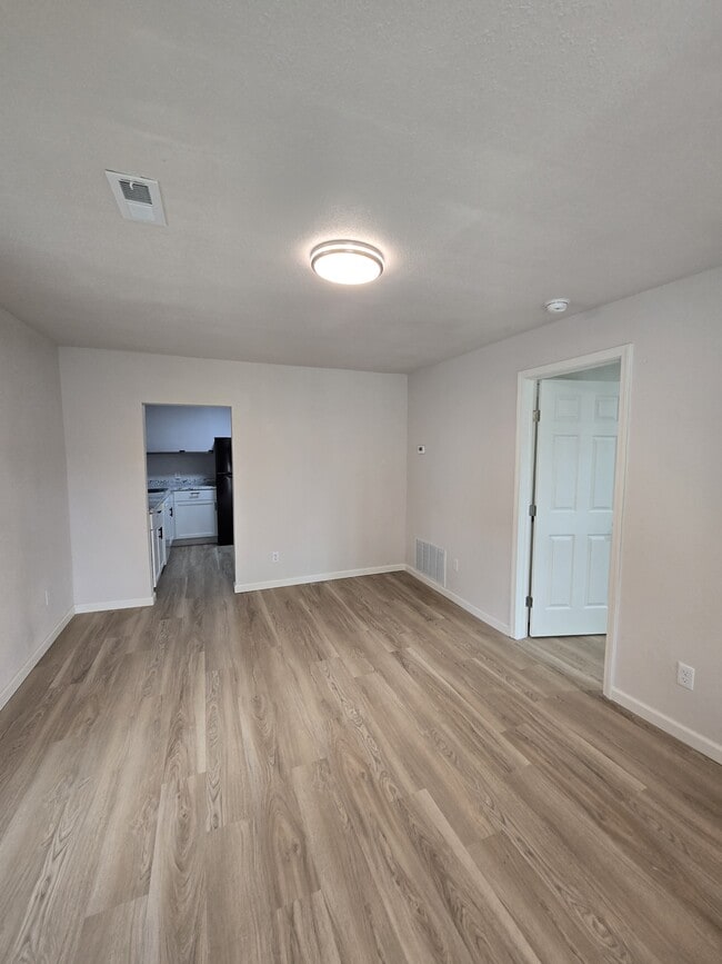 Building Photo - 1031 New York St