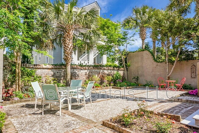 Building Photo - 6 Wentworth St