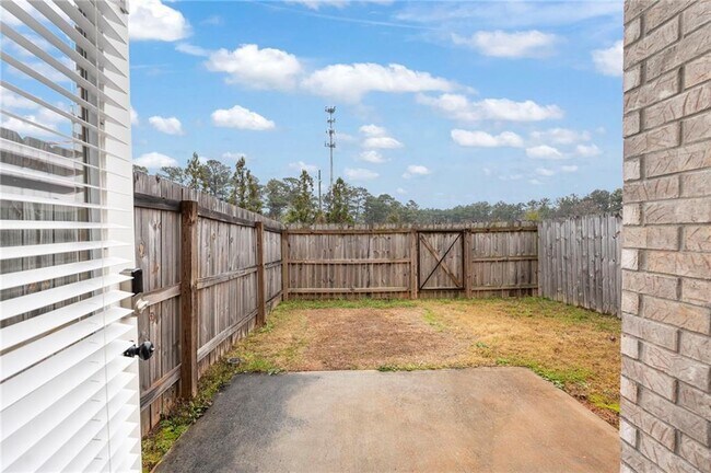 Building Photo - 5873 Greystone Dr