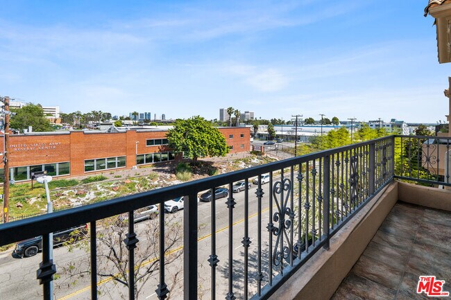 Building Photo - 1255 Federal Ave