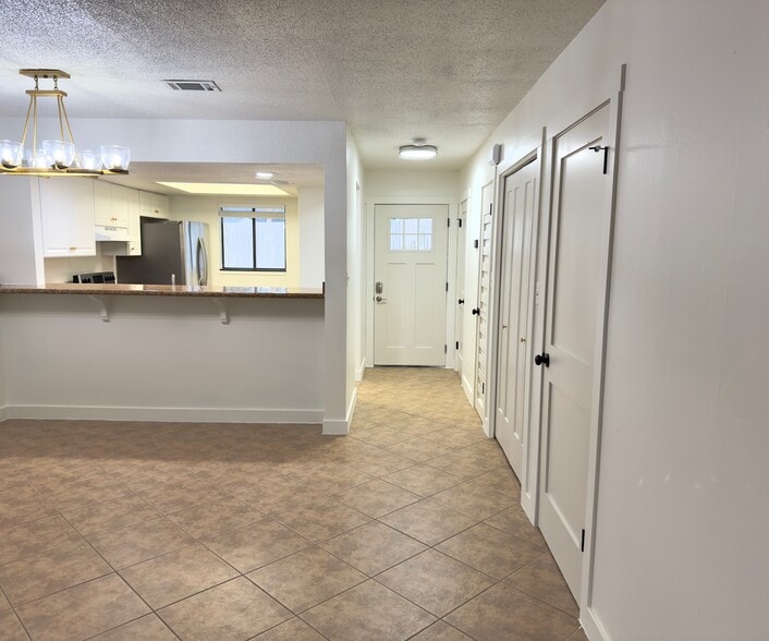 Entry way - 27 Court Dr