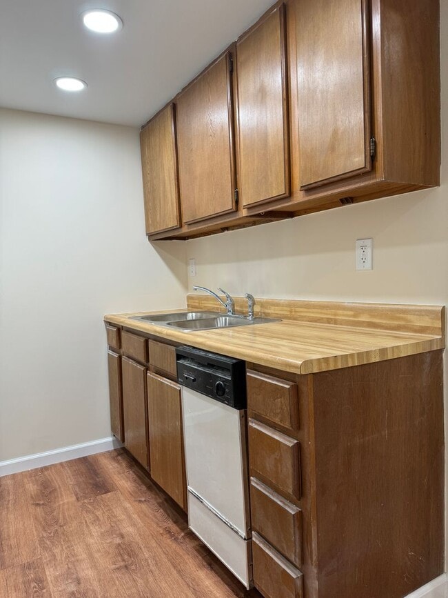 Building Photo - 1511 Rustic Dr