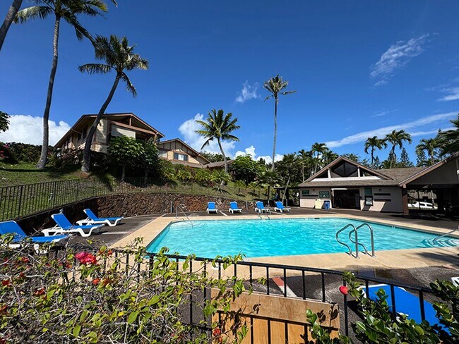 Building Photo - Pet Friendly Pearl City Townhouse with A/C