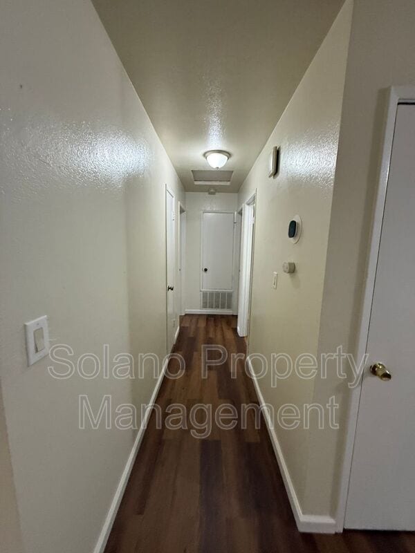 Building Photo - 307 California St