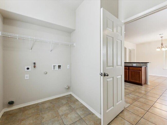 Building Photo - 8721 Blackvireo Dr