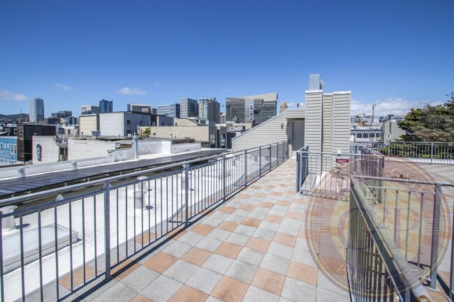 Building Photo - SoMa - 1 BR, 1 BA Condo 569 Sq. Ft. - 3D V...