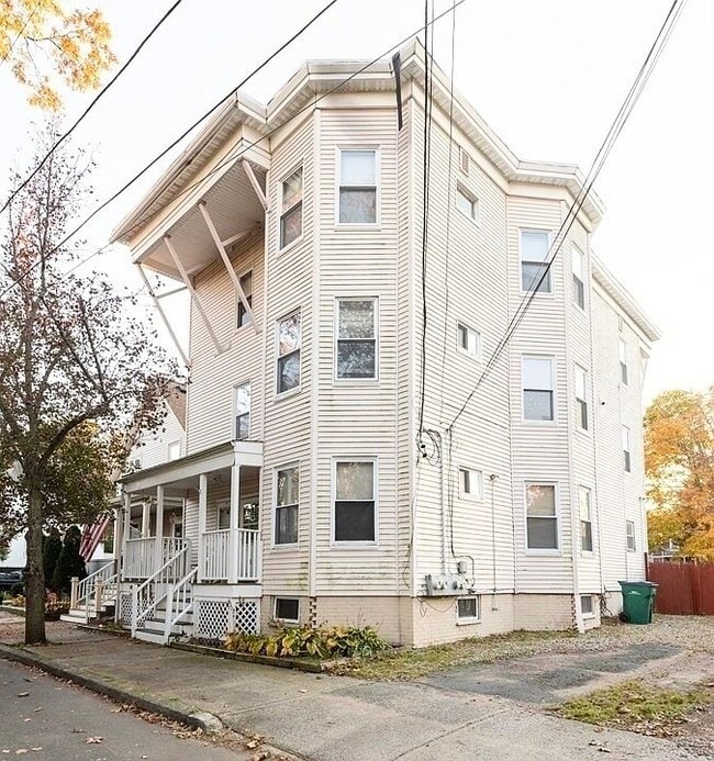 Building Photo - 38 Oneida St