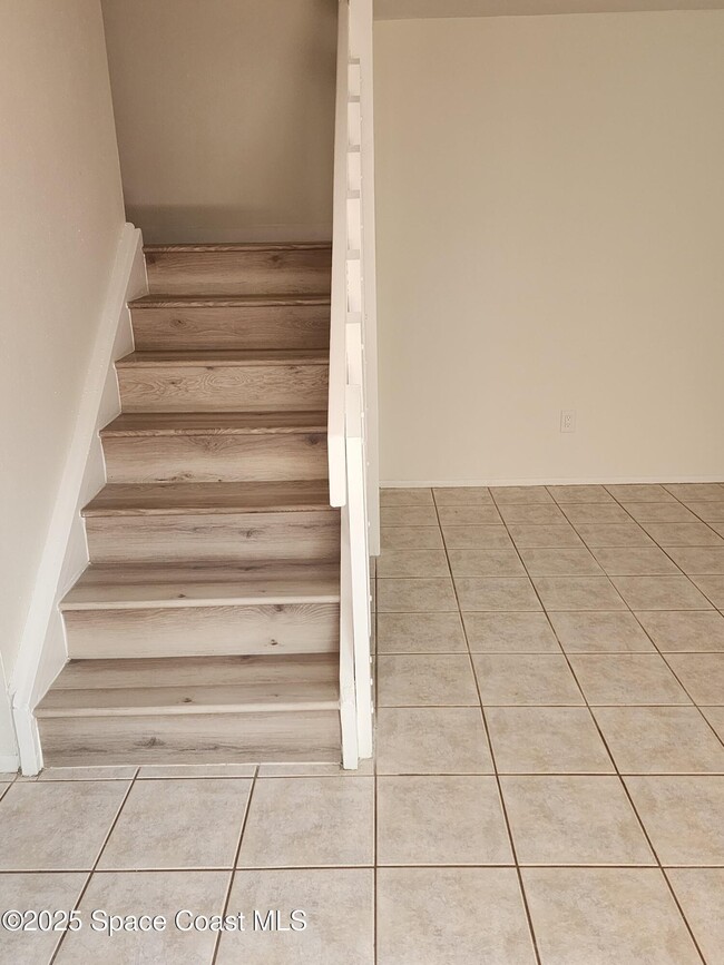 Building Photo - 8732 Croton Ct