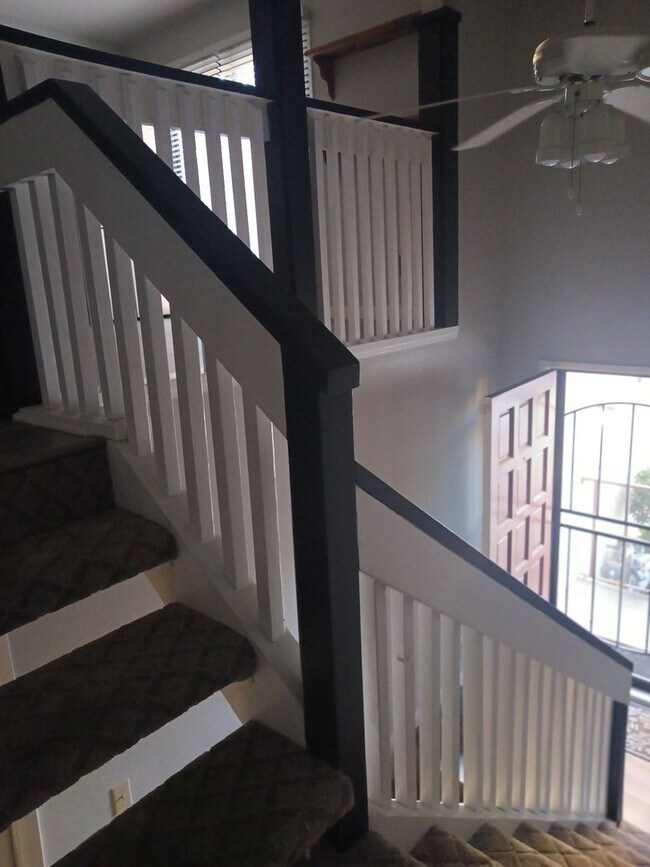 Building Photo - Desirable Two-Story Condo in the North East
