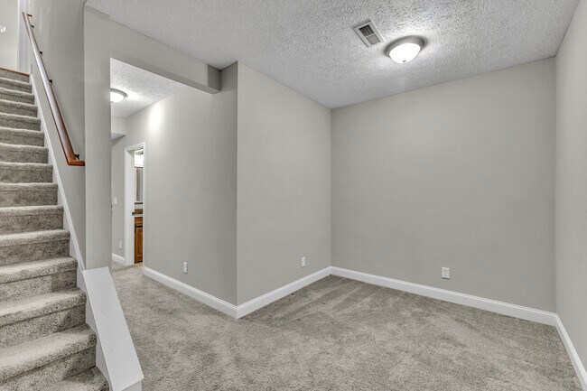 Building Photo - 345 Kenilworth Rd