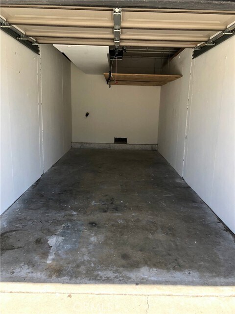 Building Photo - 17011 Sims Lane