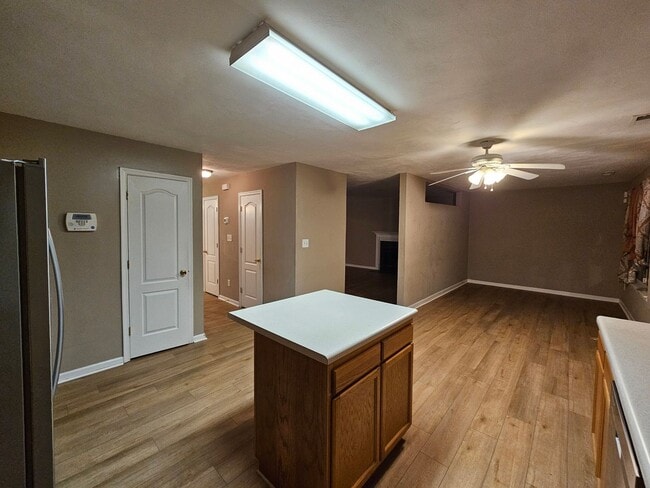 Building Photo - DEEP CREEK