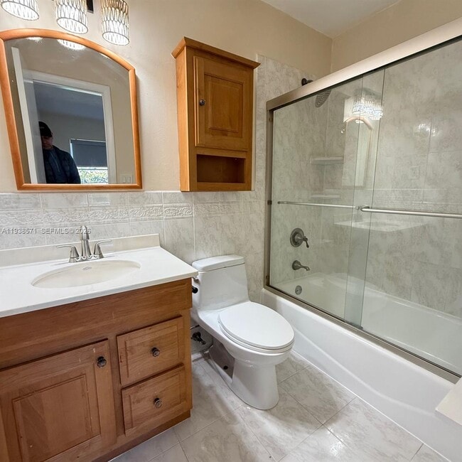 Building Photo - 12144 SW 110th St Cir W