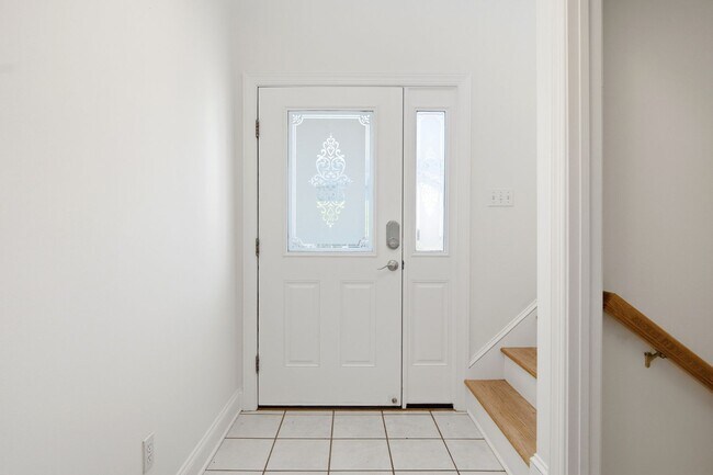 Building Photo - 2645 Blossom Trail E