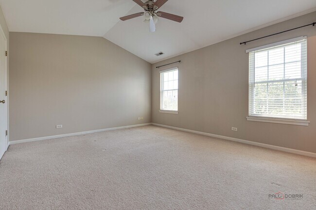 Building Photo - 2487 Dickens Dr