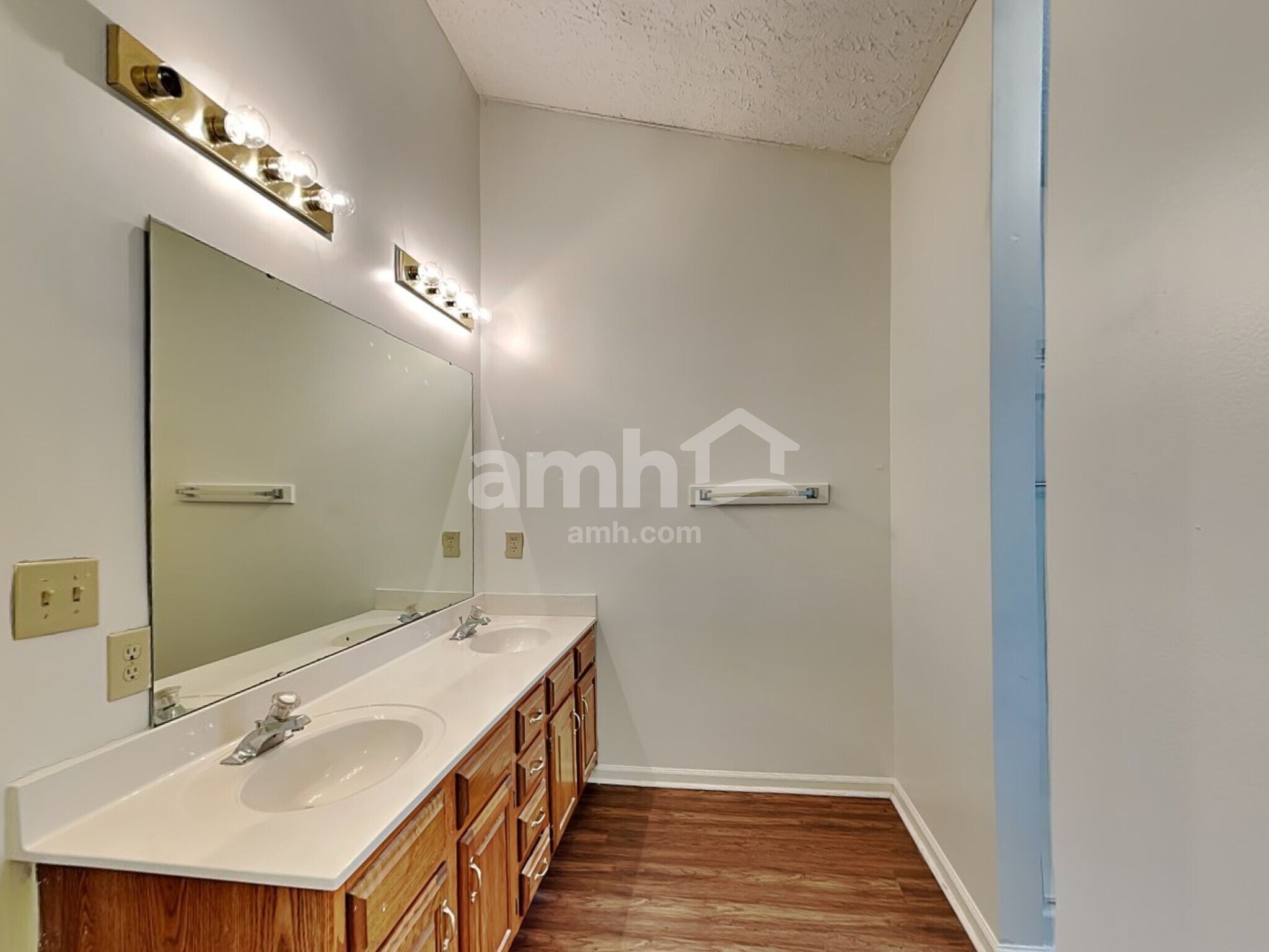 Building Photo - 5301 Wenesly Ct