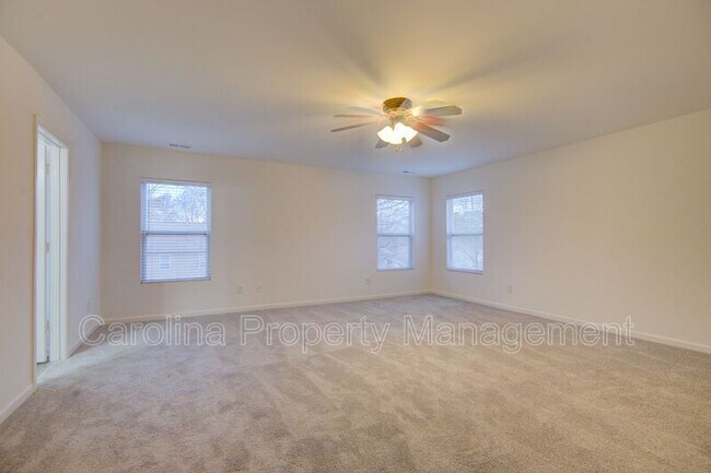 Building Photo - 421 Garden Grove Rd