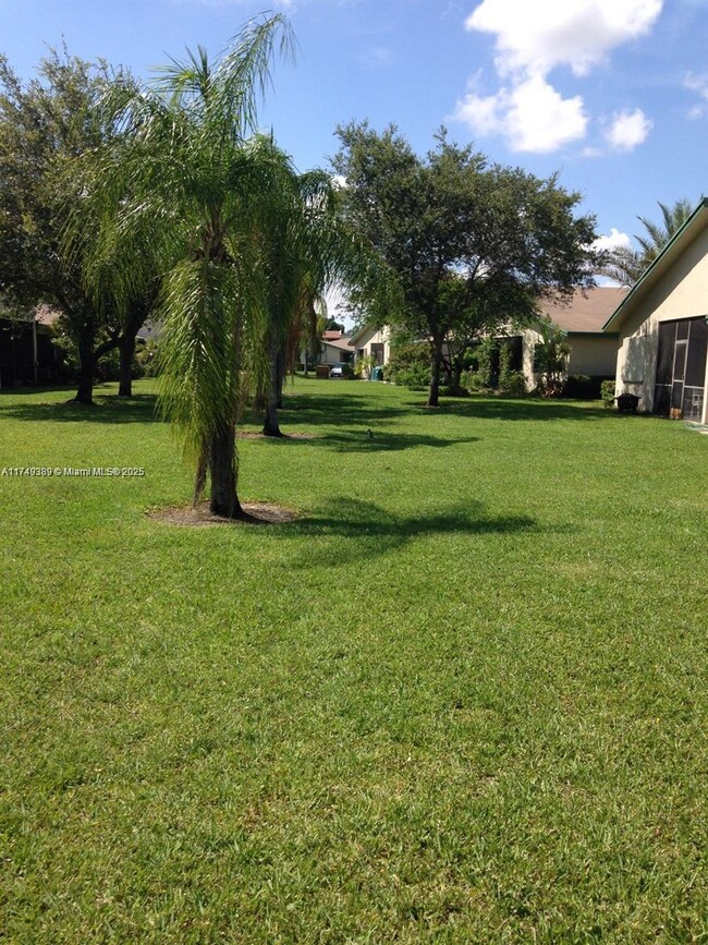 Building Photo - 454 Lakeview Dr