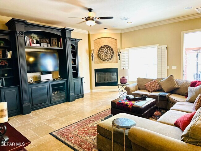 Building Photo - 6268 Wildwood Ct