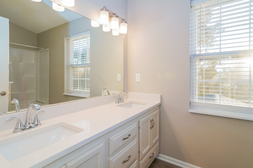 Building Photo - 8633 Buffalo Ridge Dr