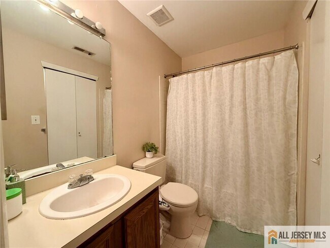 Building Photo - 5215 Ravens Crest Dr