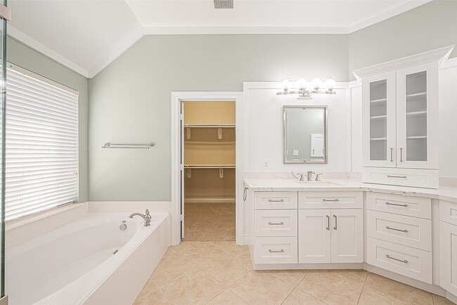 Building Photo - 31902 Forest Pine Ct