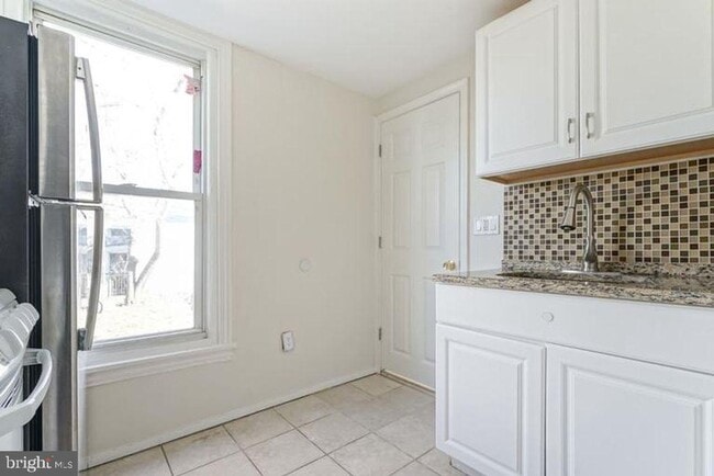 Building Photo - 4639 Umbria St