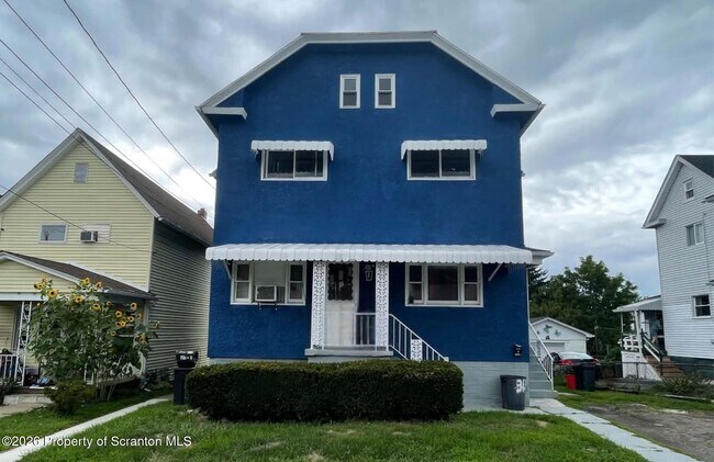 Building Photo - 313 N Apple St